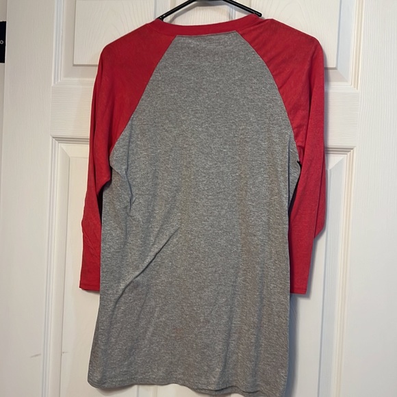 Simply Faithful Christmas tee- sizes M and S - Picture 2 of 3